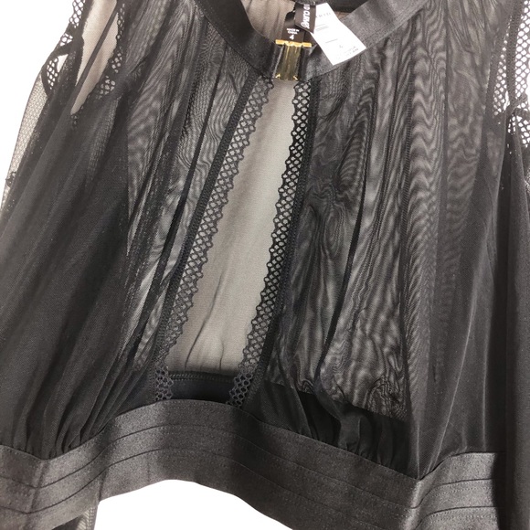 NWT Torrid 4 black mesh cold shoulder crop top - Picture 3 of 6